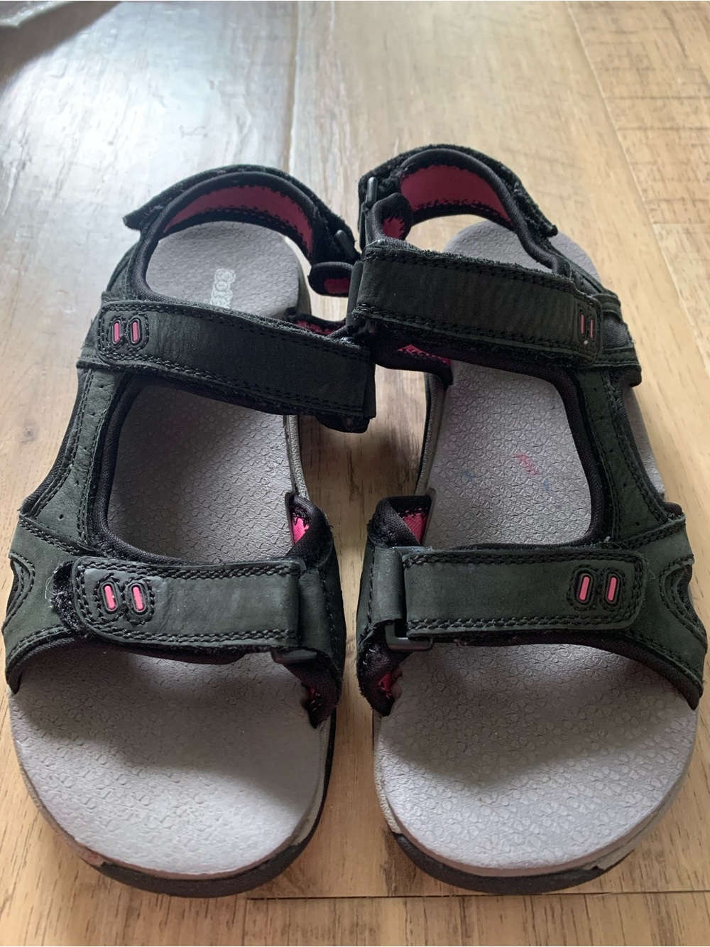Softmoc Lite Pink and Black Adjustable Strap Walking Shoes